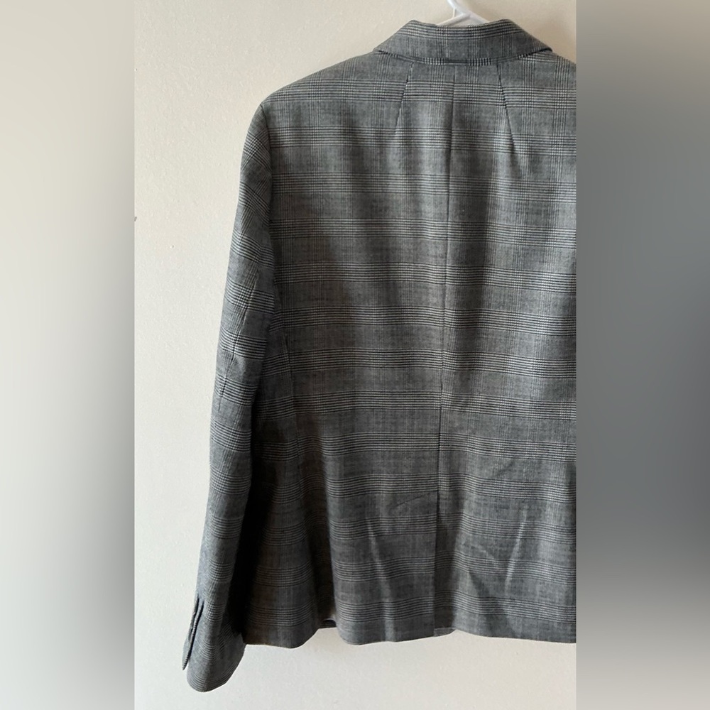 Talbots Women’s Black And Grey Plaid Pant Suit   Size 10  Like New - Picture 15 of 16